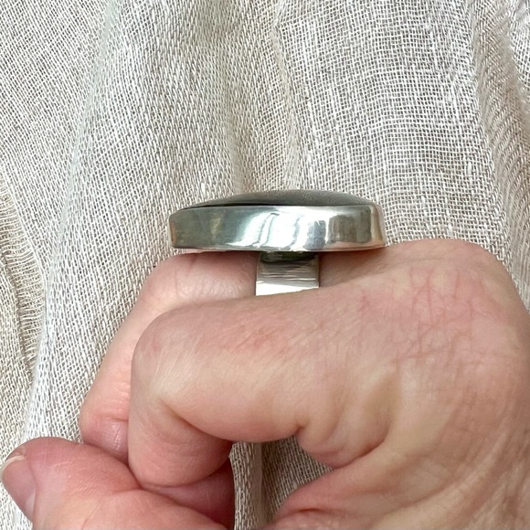 GORGEOUS Blue and Purple Labradorite Ring - Picture 10 of 11